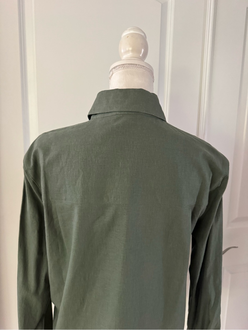 Vince Long Sleeve Linen Blend Button-Up Shirt in Sea Fern. Size M. MSRP $298 - Picture 12 of 17